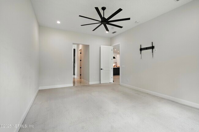 Building Photo - 480 Loosestrife Wy