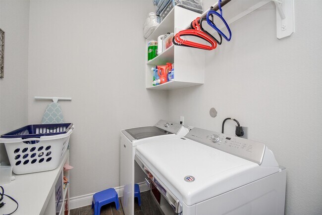 Building Photo - 28431 Asher Falls Ln