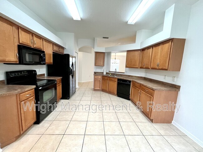 Building Photo - 15902 Cedar Elm Terrace