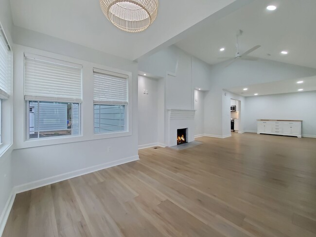 Building Photo - Minutes from Downtown Greenville in a Beau...