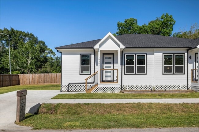 Building Photo - 4802 Angleton St