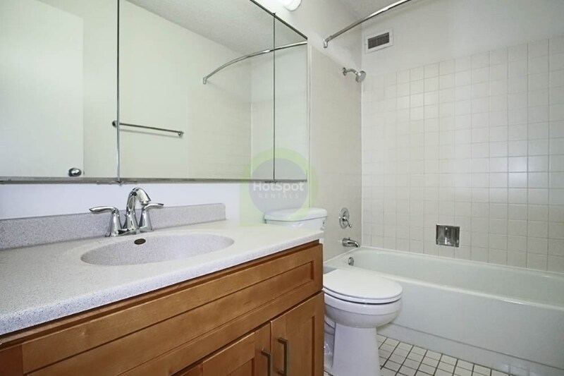 Building Photo - 263 E Wacker Dr