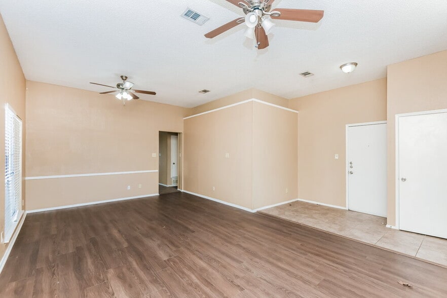 Building Photo - 2521 Galemeadow Dr