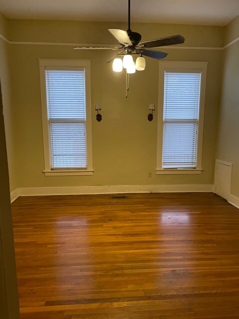 Building Photo - 1004 Scott St