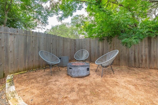 Building Photo - 8112 Siringo Pass