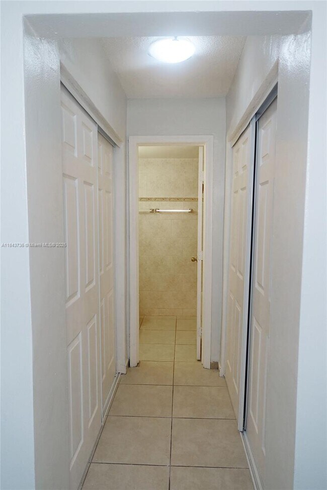 Building Photo - 495 NW 72nd Ave