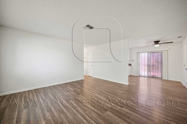 Building Photo - Single-Story 3BR Home with Garage & Fully Fenced Yard