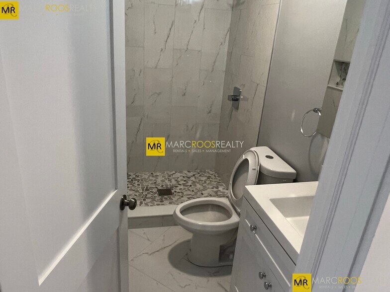 Building Photo - 31-33 Raymond Ave. Unit 33-2