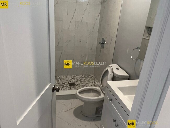 Building Photo - 31-33 Raymond Ave. Unit 33-2