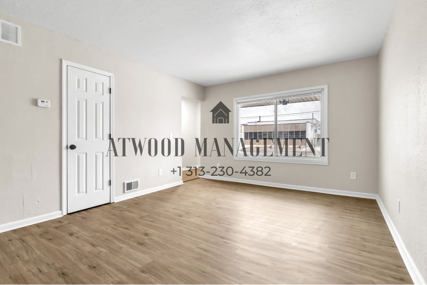 Building Photo - This beautifully updated 3-bedroom, 1-bath single-family home is ready for move-in!