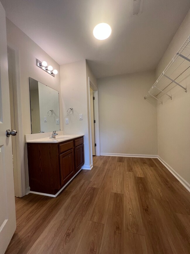 Building Photo - 114 Grand Oaks Dr