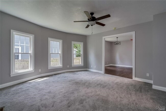 Building Photo - 137 St Mary St