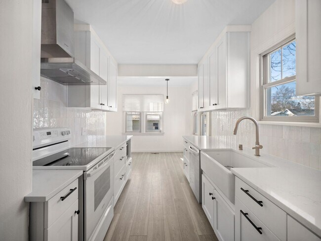 Building Photo - Modern & Cozy Retreat in Spokane – Prime Location Near Downtown