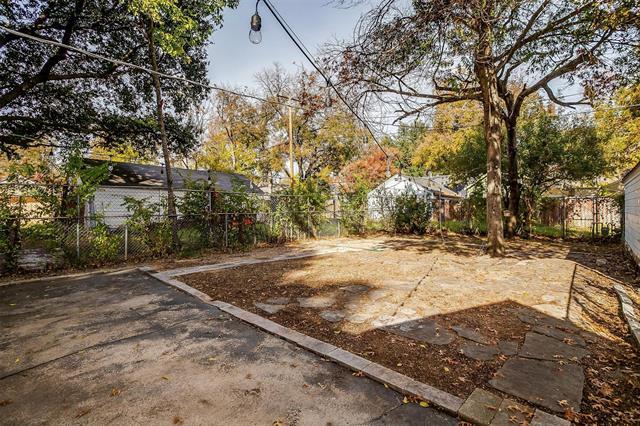 Building Photo - 3824 Birchman Ave