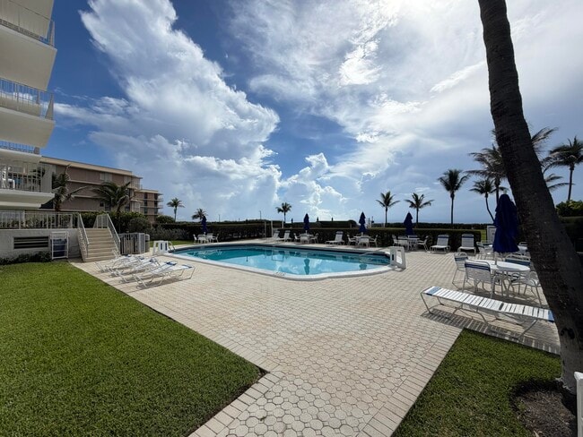 Building Photo - 3230 S Ocean Blvd