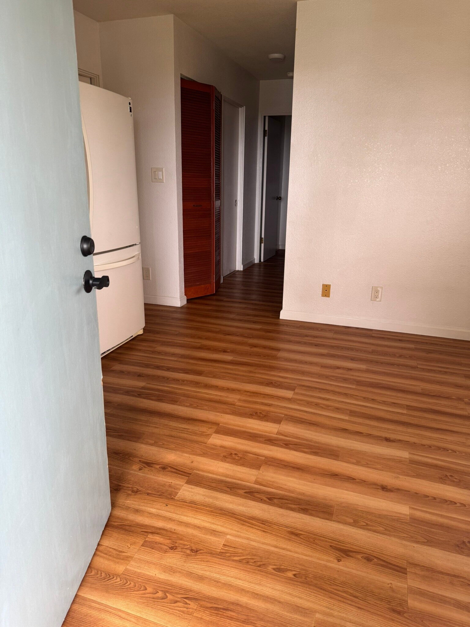 Building Photo - 947 Laki Rd