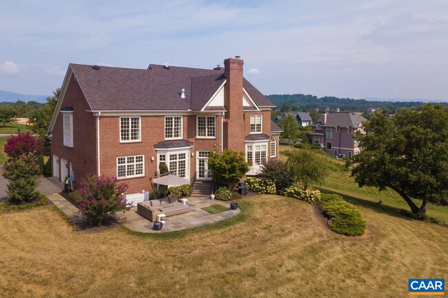 Building Photo - 585 Ragged Mountain Dr