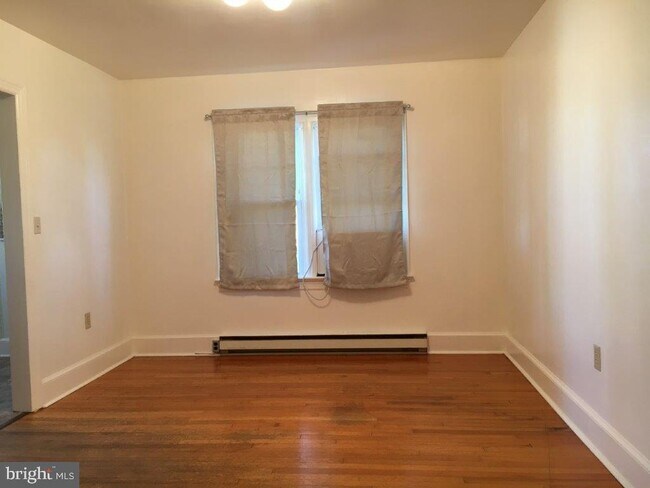 Building Photo - 3089 Winchester Ave