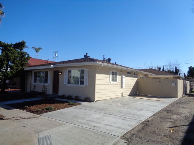 Building Photo - 357