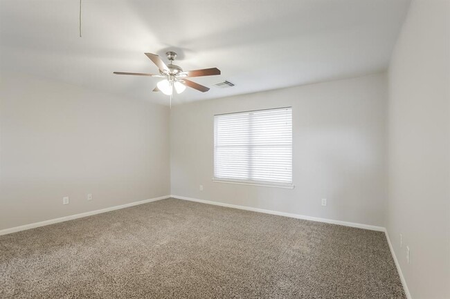 Building Photo - 32434 Hunter Park Ct