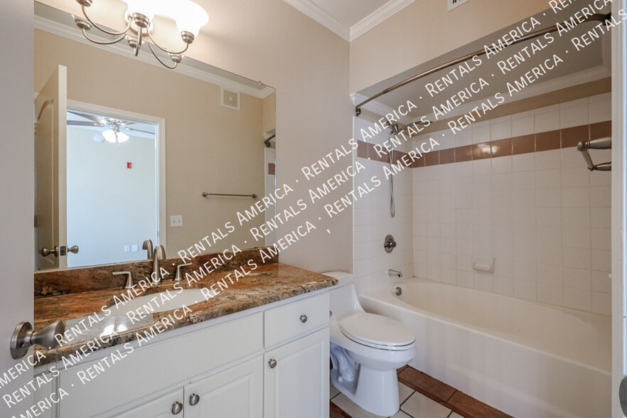 Building Photo - 1701 E Colter St