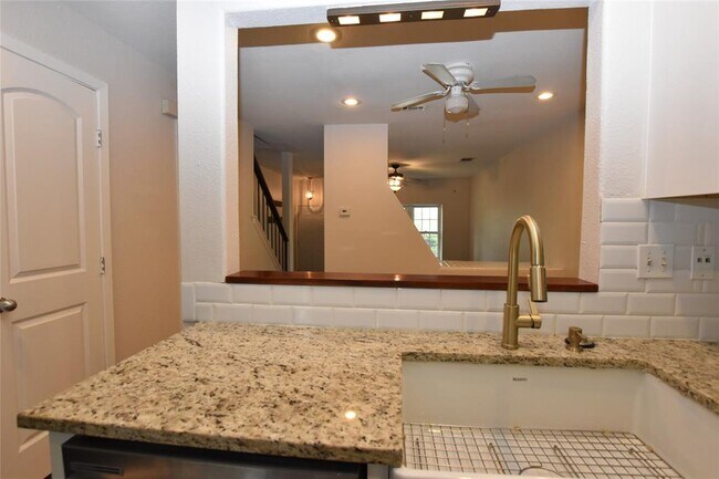 Building Photo - 11404 Walnut Ridge Dr