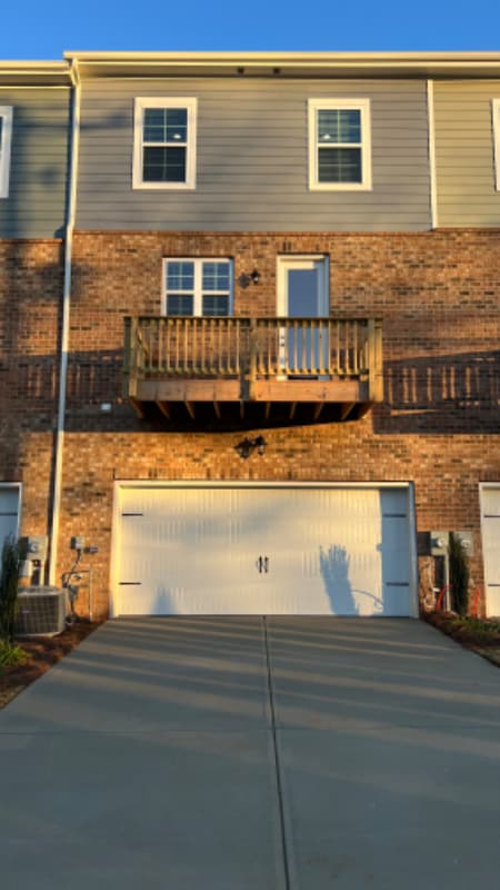 Building Photo - 10009 Hemingway Pl