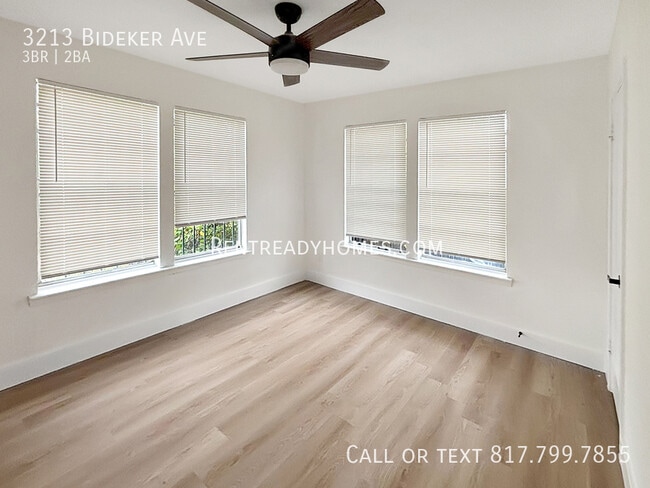 Building Photo - 3213 Bideker Ave