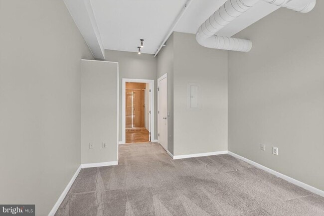 Building Photo - 811 4th St NW