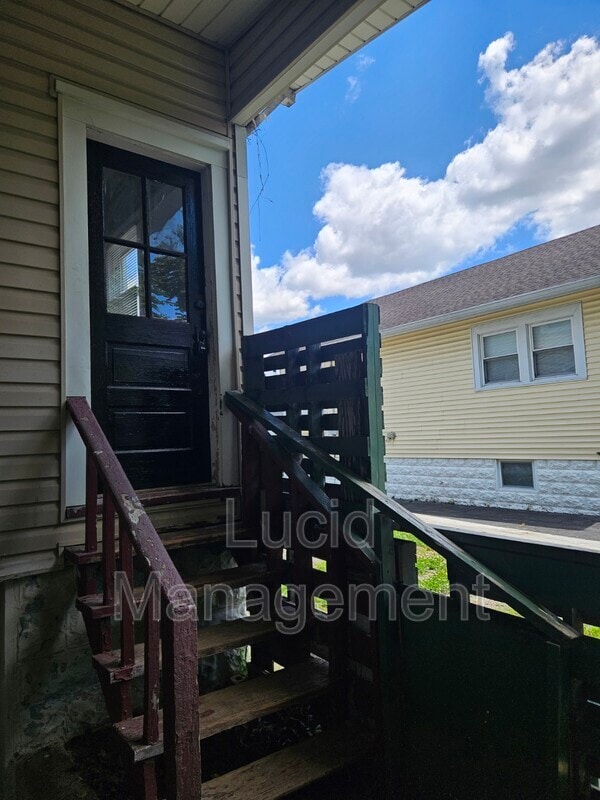 Building Photo - 1210 Longfield Ave