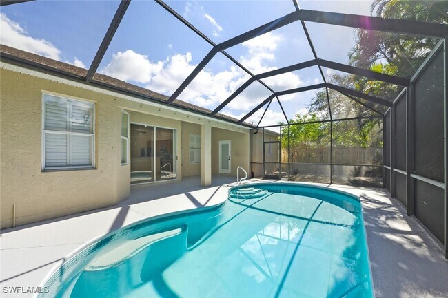 Building Photo - 366 Burnt Pine Dr