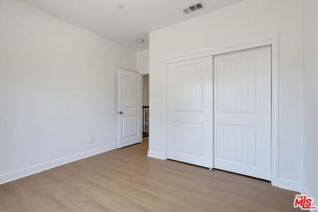 Building Photo - 3528 Mesquite Dr