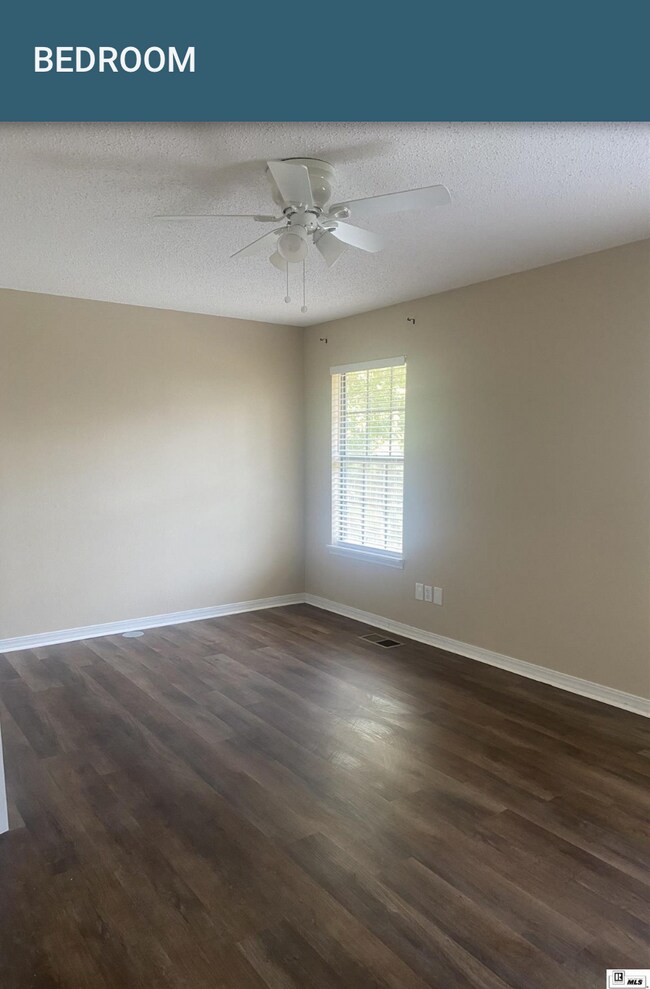 Building Photo - 122 Wellington Pl