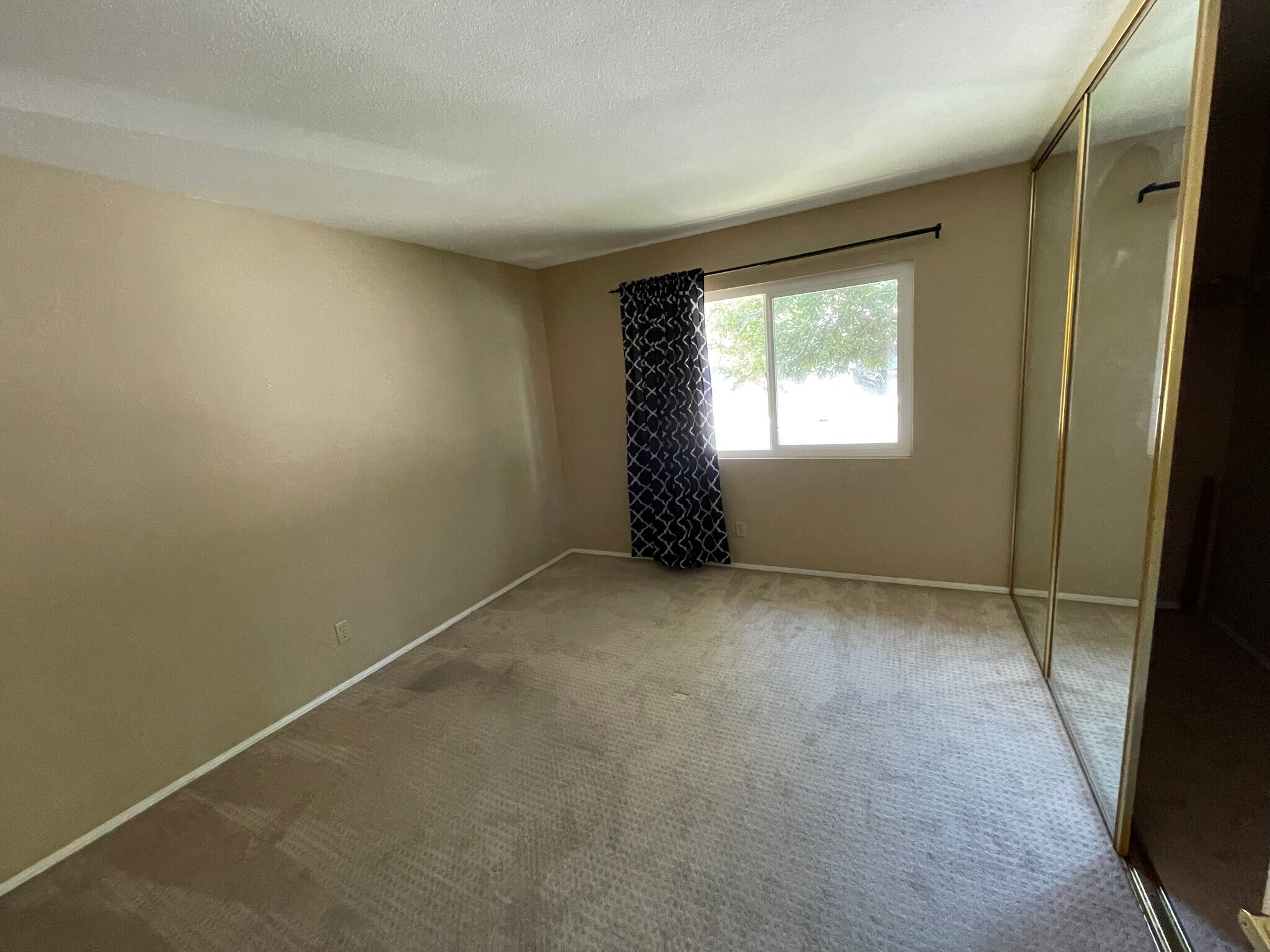 Building Photo - 2802 Cazadero Dr