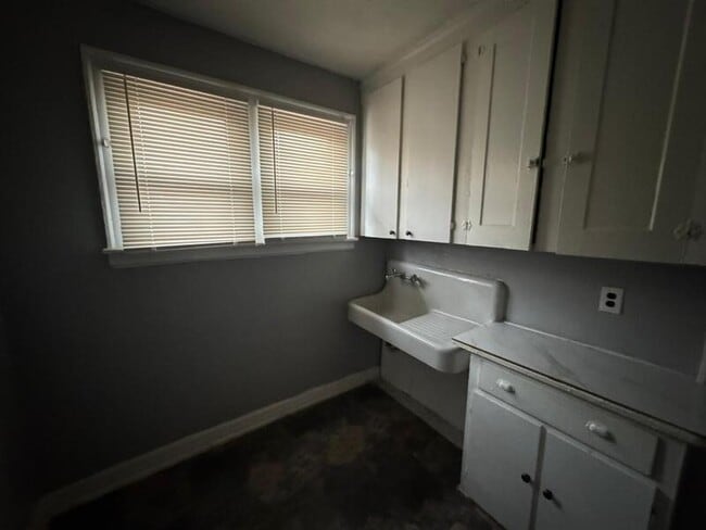 Building Photo - 14834 Sussex St