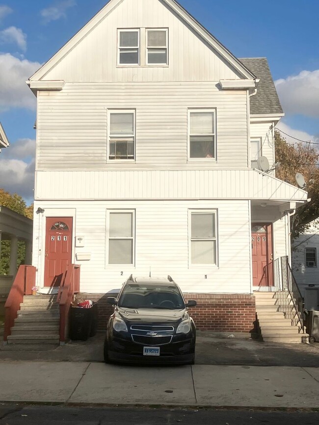 Primary Photo - CAROLINE 209-211