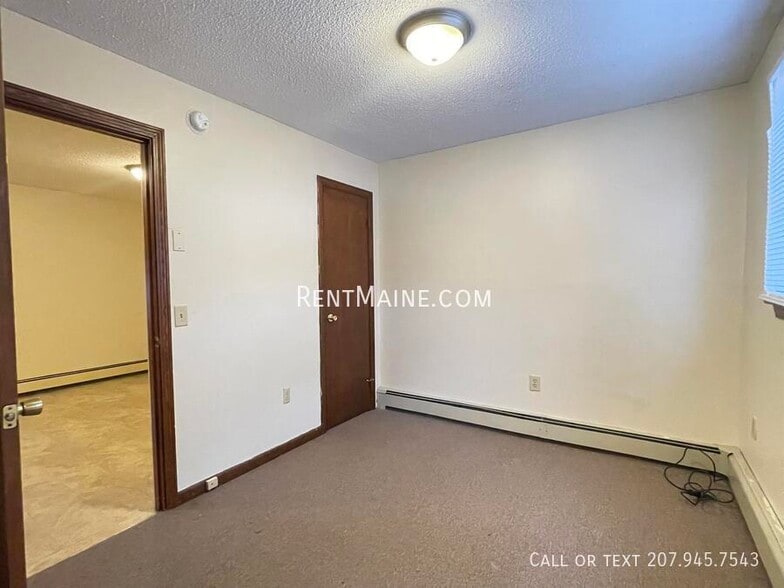 Building Photo - 202 Main Rd