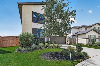 Building Photo - 29746 Burcreek Ln