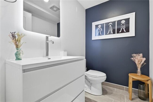 Building Photo - 2545 Penn Ave