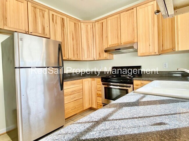 Building Photo - Crowne Pointe home available!