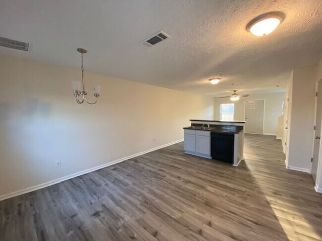 Building Photo - 324 Stewarts Landing Cir