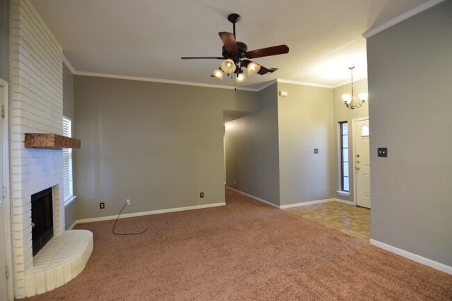 Building Photo - 4602 Fawn Dr