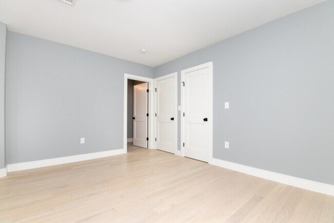 Building Photo - 140 Otis St