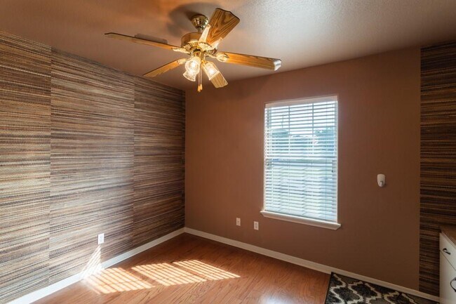 Building Photo - 1101 Cimarron Ct
