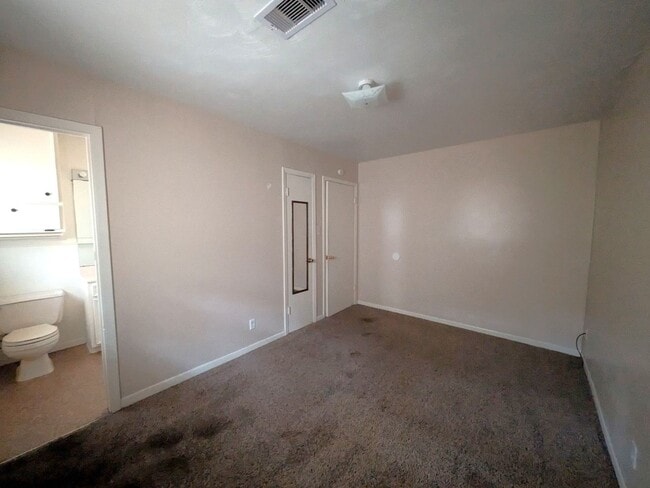 Building Photo - 130 Mansfield Ferry Rd