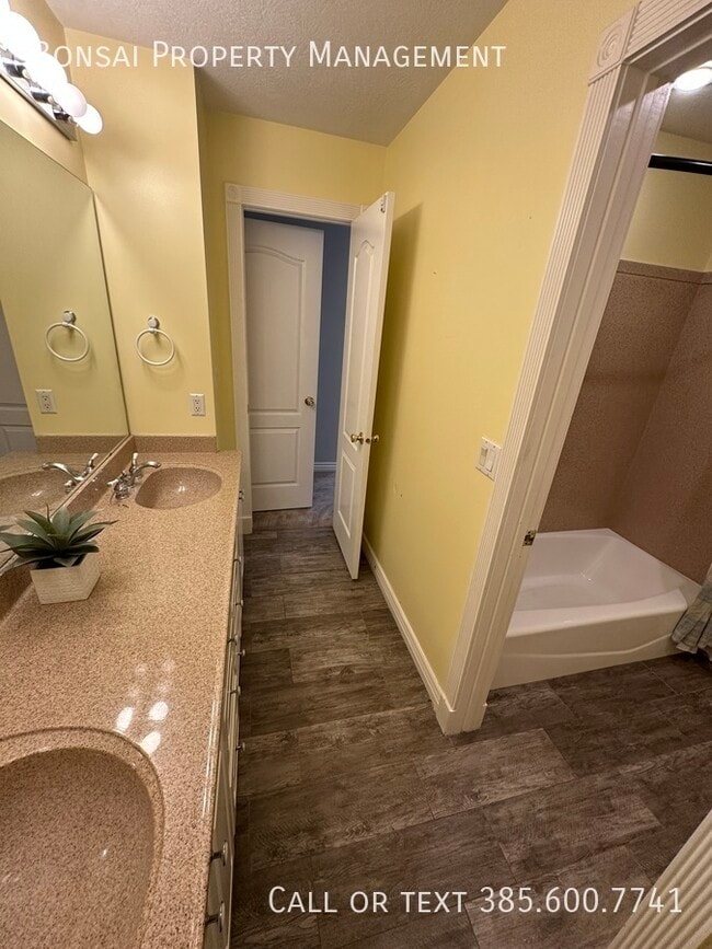 Building Photo - 11291 Palisade View Dr