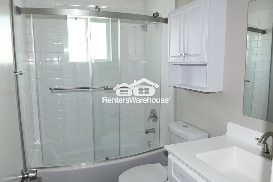 Building Photo - 7525 N 12th St