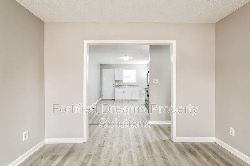 Building Photo - 2208 Gable Way