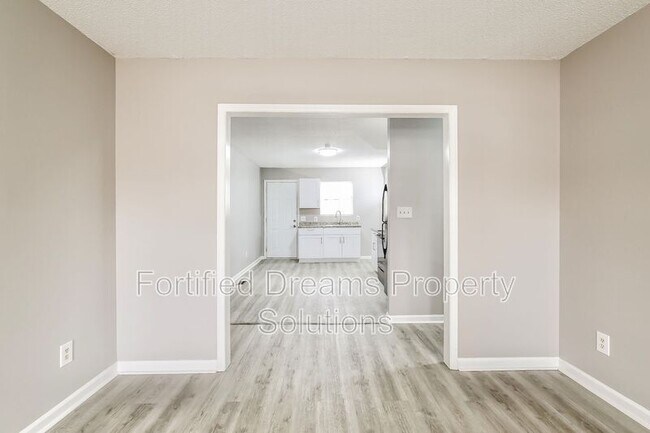 Building Photo - 2208 Gable Way