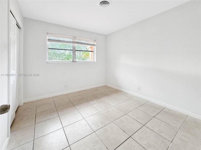 Building Photo - 6210 NE 21st Rd